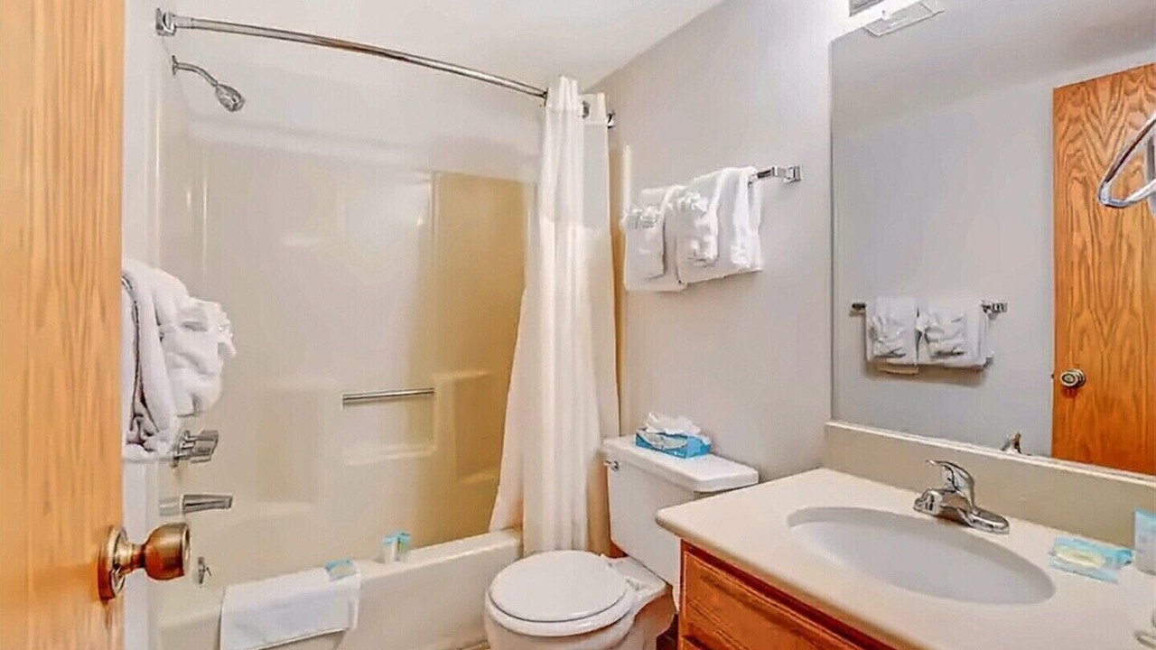 Photo of Bathroom in Fraser