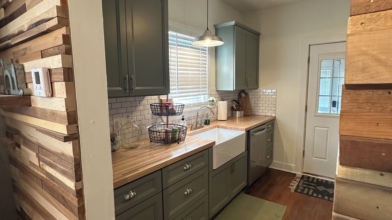 Photo of Kitchen in West Plaza