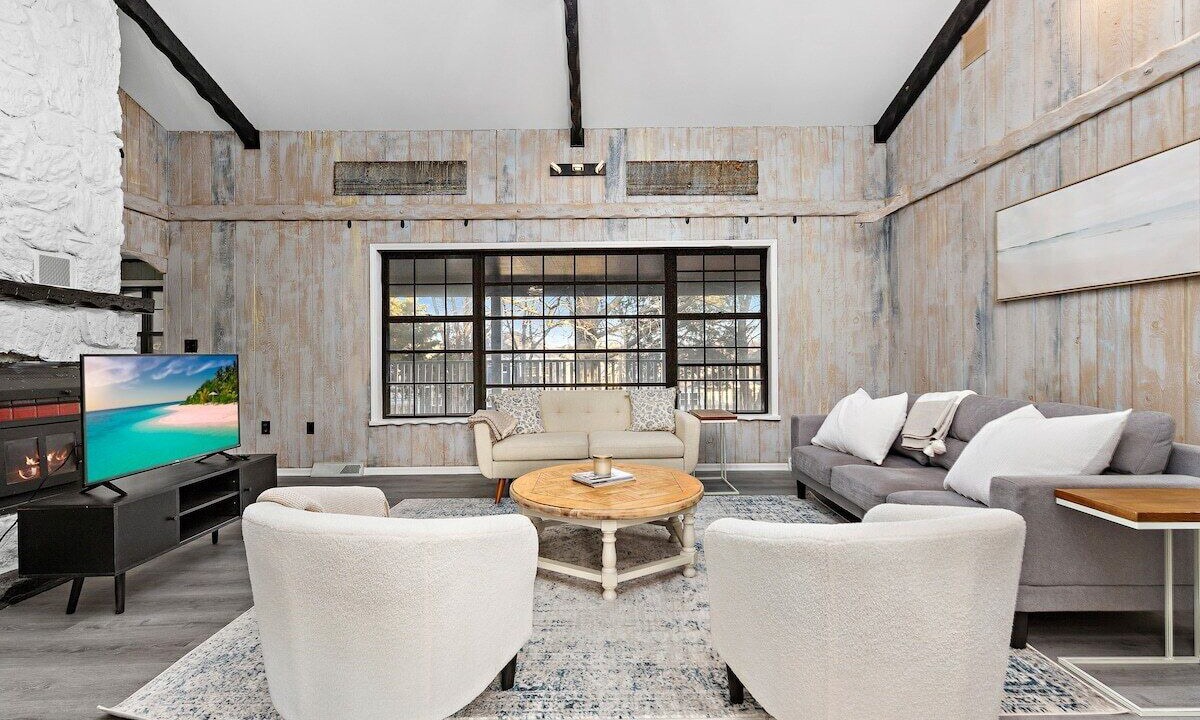 Photo of Livingroom in New Century