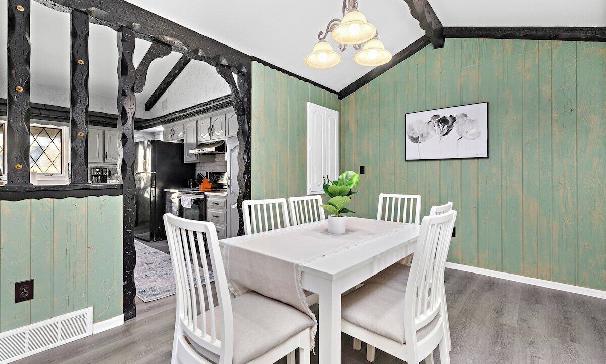 Photo of Livingroom in New Century