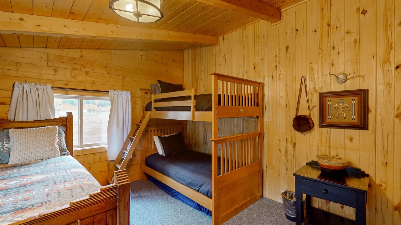 Photo of Bedroom in South Fork