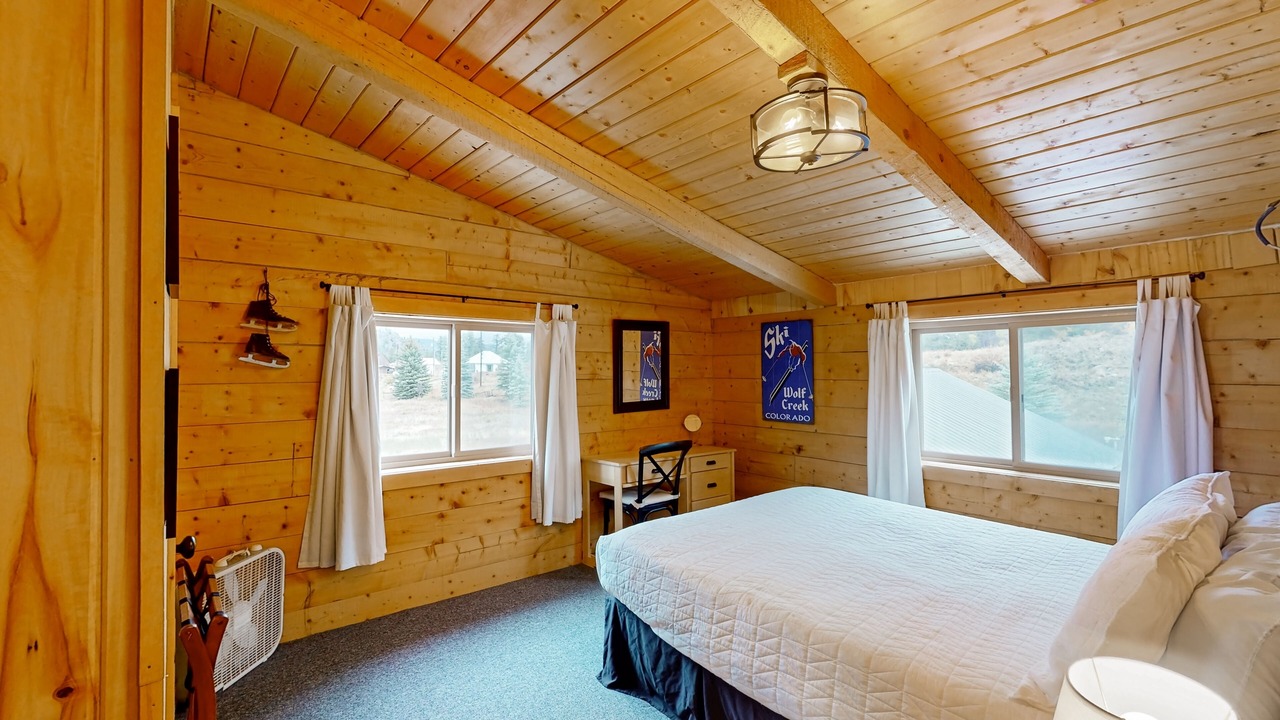 Photo of Bedroom in South Fork