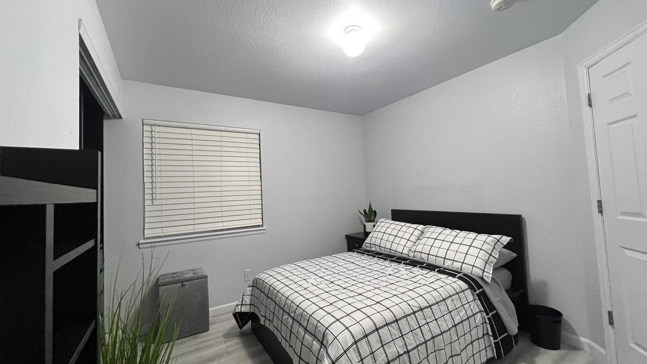 Photo of Bedroom in Dupont