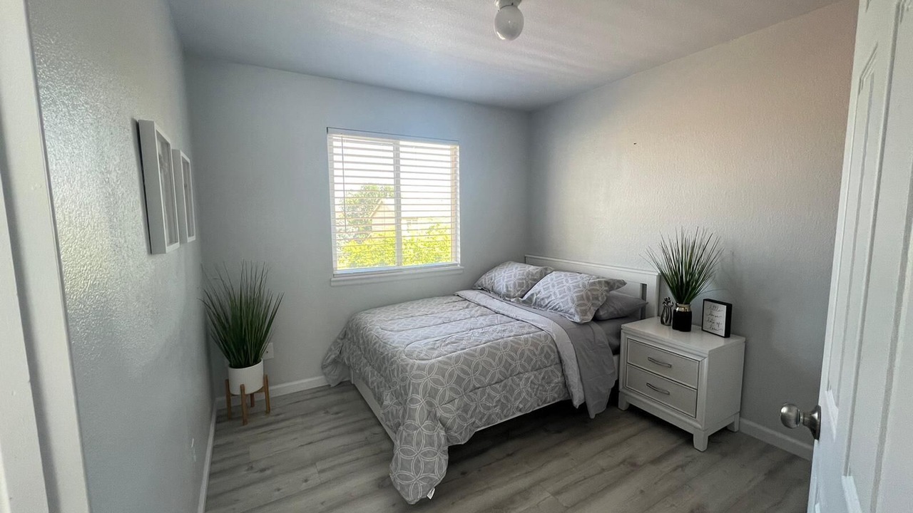 Photo of Bedroom in Dupont
