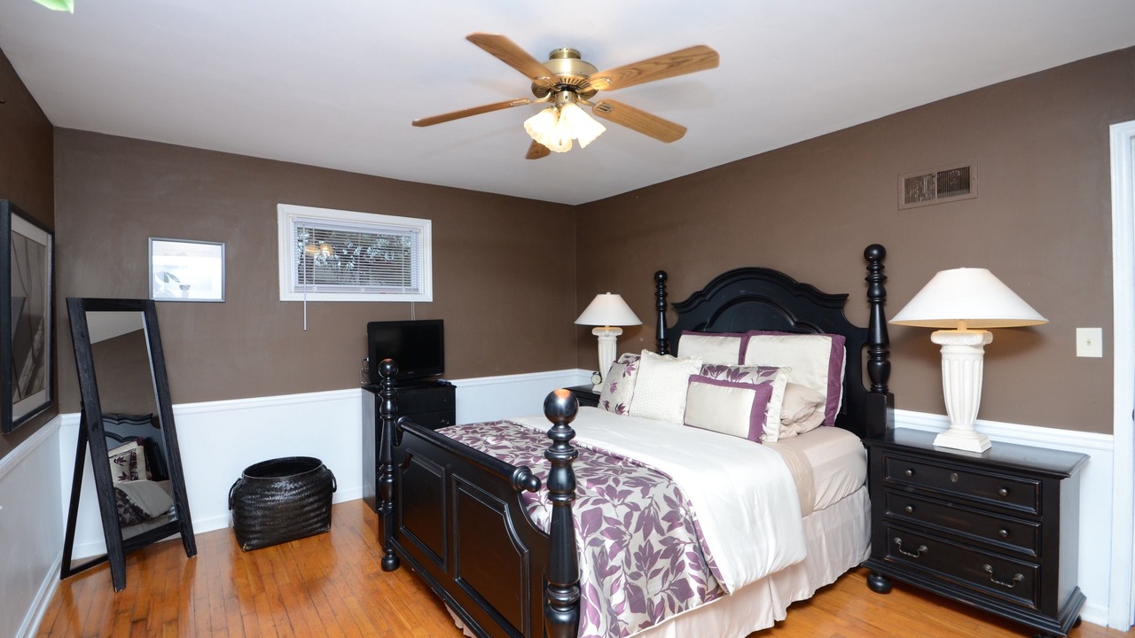 Photo of Bedroom in Midtown - Westport