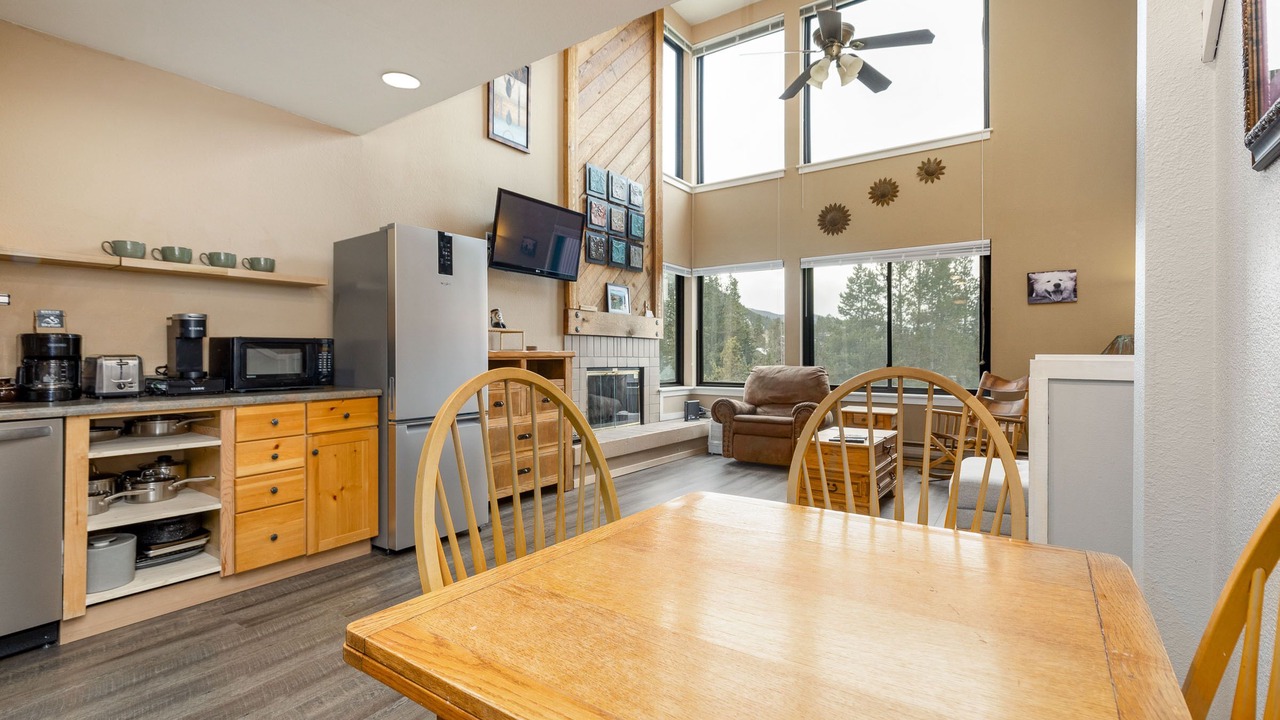 Photo of Livingroom in Lakeside Village