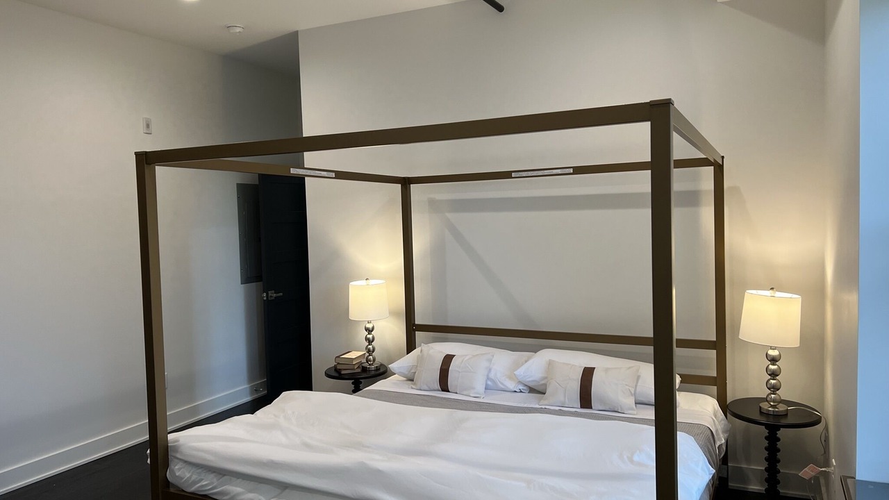 Photo of Bedroom in Downtown Lincoln