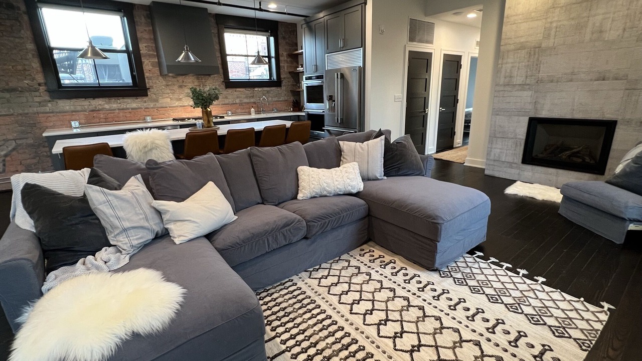 Photo of Livingroom in Downtown Lincoln