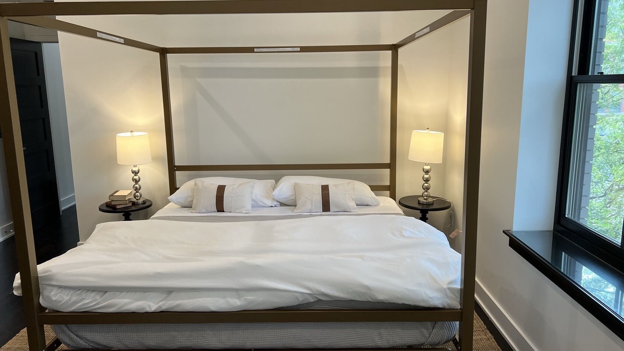 Photo of Bedroom in Downtown Lincoln