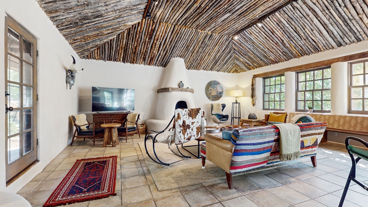 Photo of Livingroom in Taos