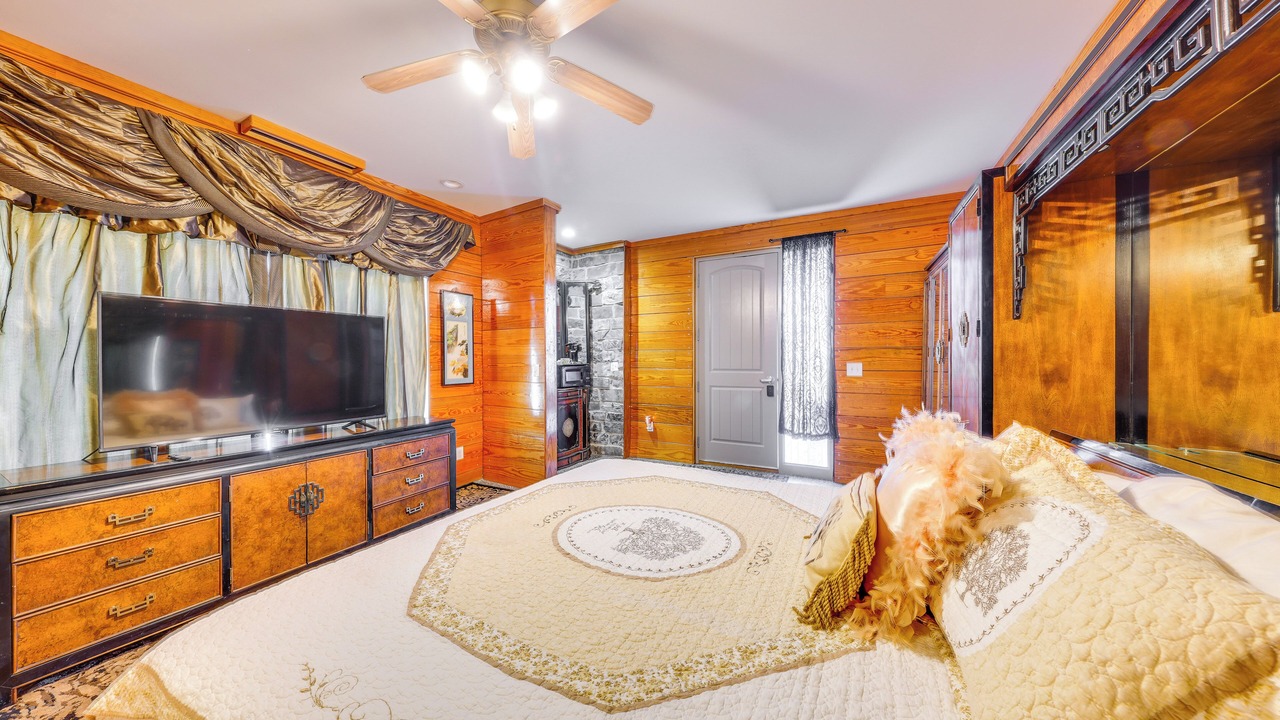 Photo of Bedroom in Waldron