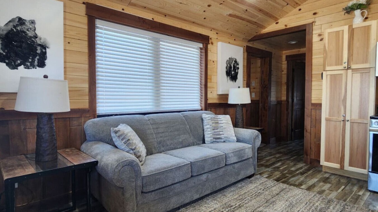 Photo of Livingroom in Victor