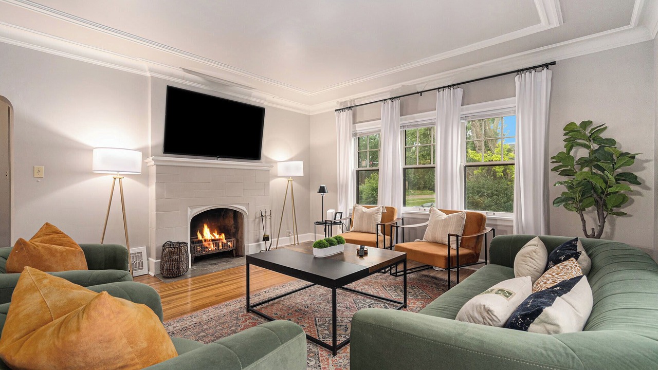 Photo of Livingroom in Dundee-Happy Hollow Historic District