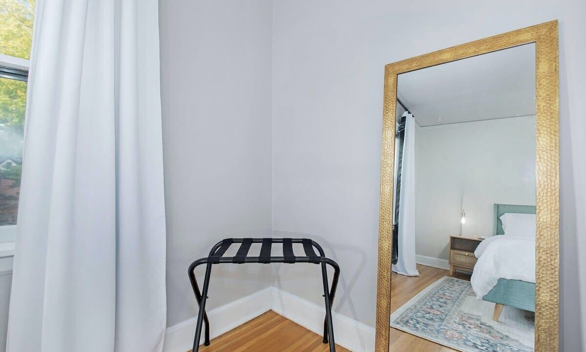 Photo of Bedroom in Dundee-Happy Hollow Historic District