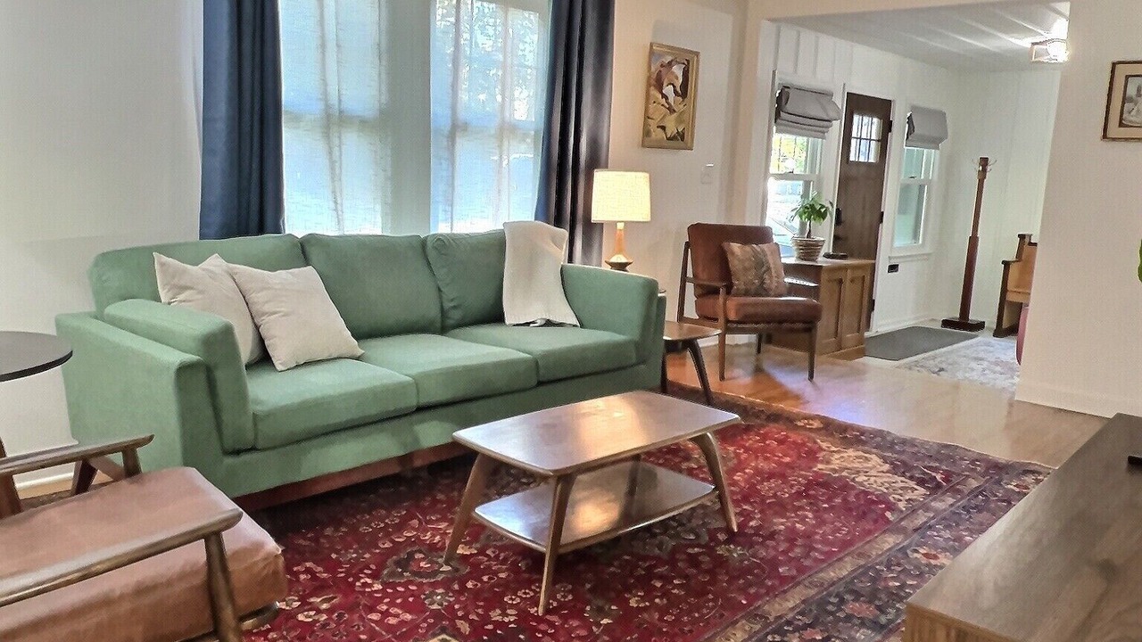 Photo of Livingroom in Prairie Village