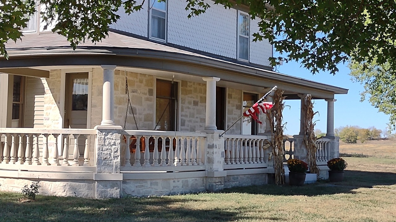 Photo of Outdoor in Pauline