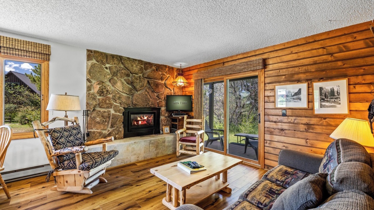 Photo of Livingroom in Clark