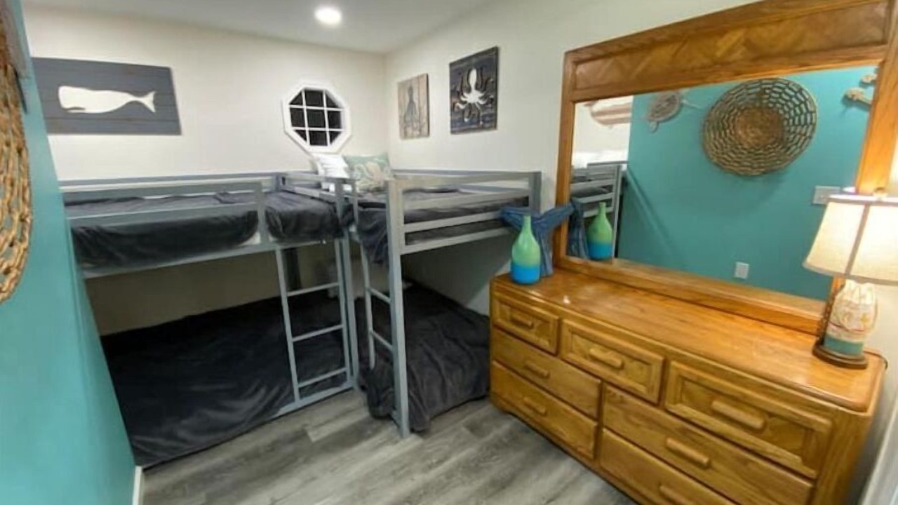 Photo of Bedroom in Linn Valley