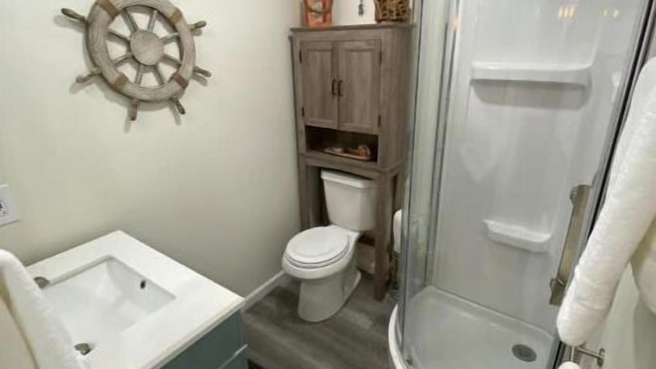 Photo of Bathroom in Linn Valley