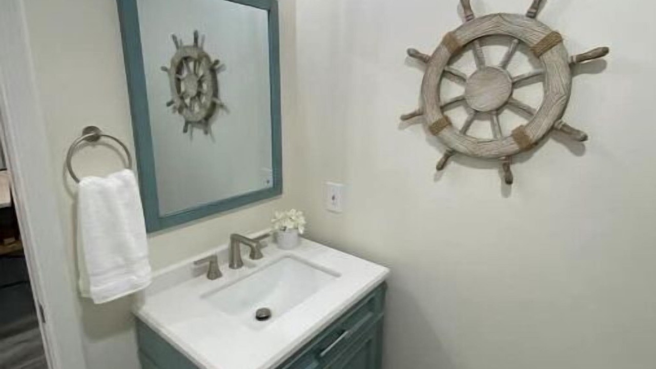 Photo of Bathroom in Linn Valley