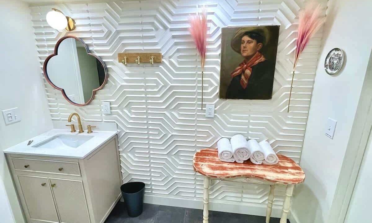 Photo of Bathroom in Cole