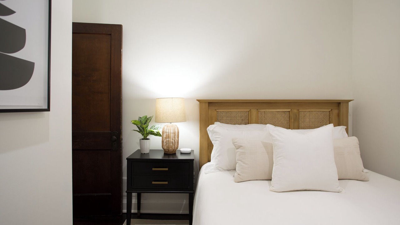 Photo of Bedroom in West Plaza