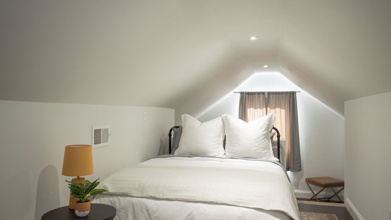 Photo of Bedroom in West Plaza