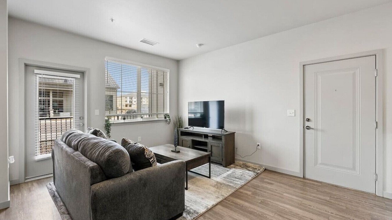 Photo of Livingroom in Dupont