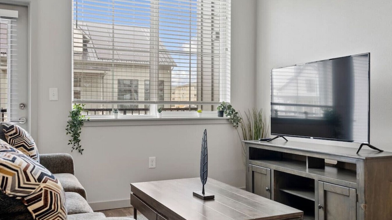 Photo of Livingroom in Dupont