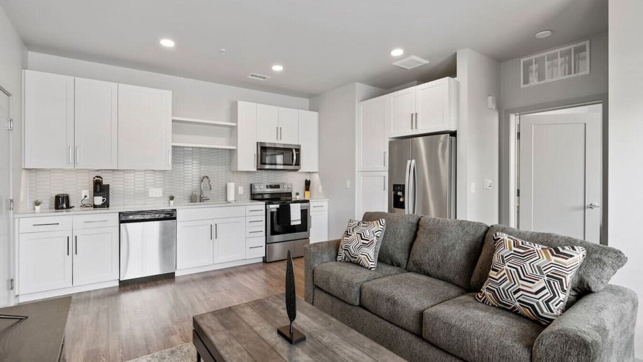 Photo of Livingroom in Dupont