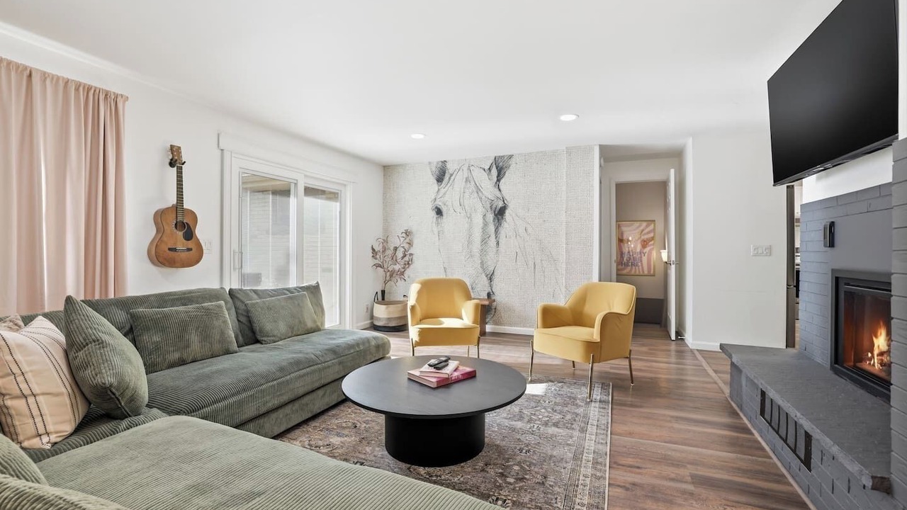 Photo of Livingroom in Lamar Heights Area