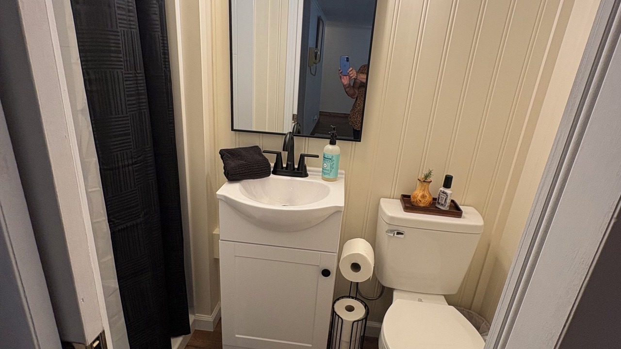 Photo of Bathroom in Grove