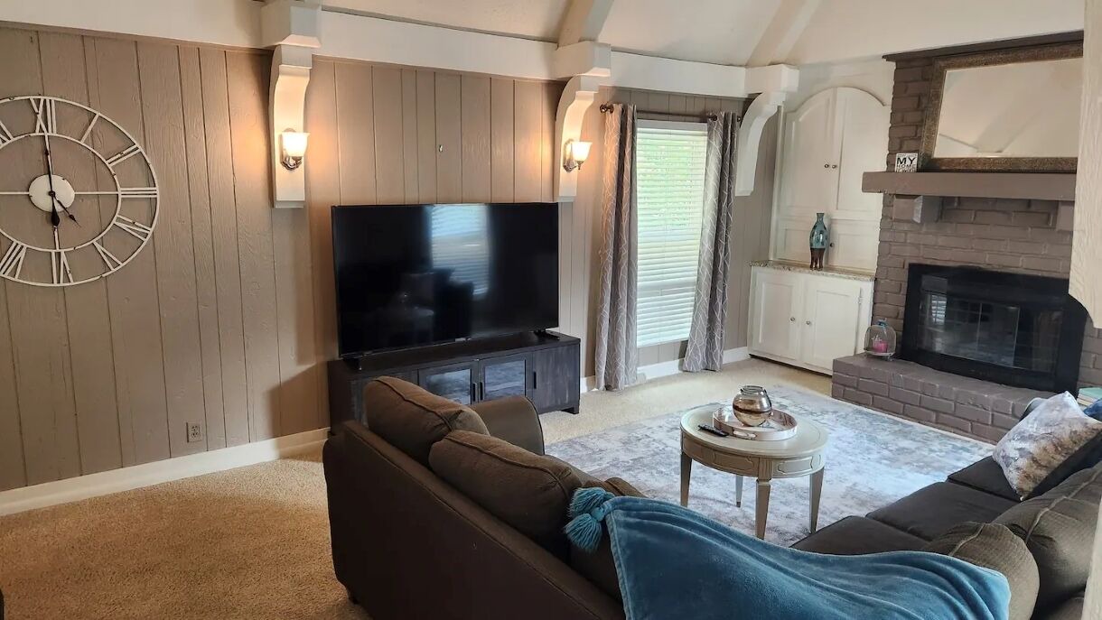 Photo of Livingroom in Leawood Southwest