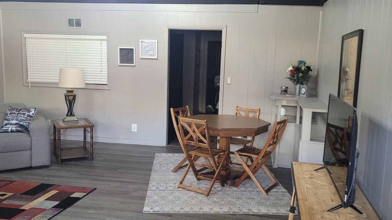 Photo of Bedroom in West Plaza