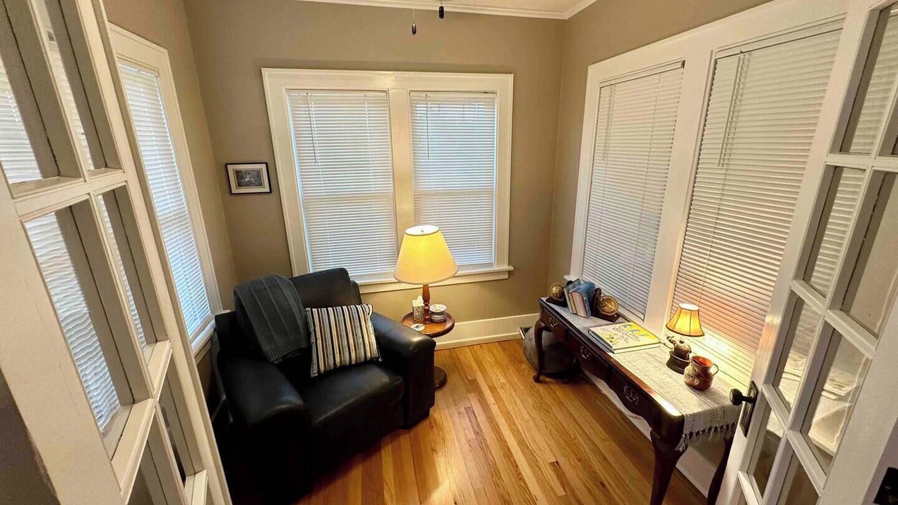 Photo of Livingroom in Dundee-Happy Hollow Historic District