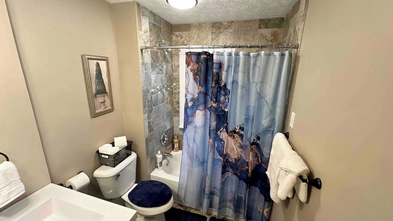 Photo of Bathroom in Dundee-Happy Hollow Historic District