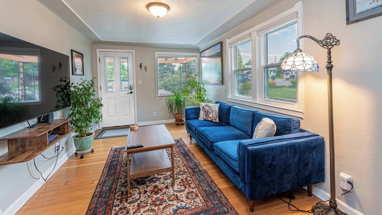 Photo of Livingroom in Berkley