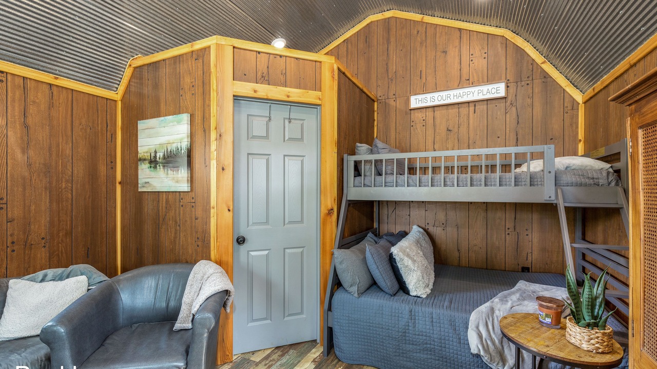 Photo of Bedroom in Grove