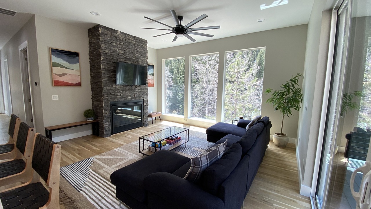 Photo of Livingroom in Idaho Springs