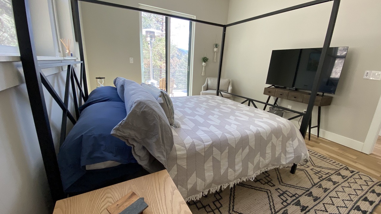Photo of Bedroom in Idaho Springs