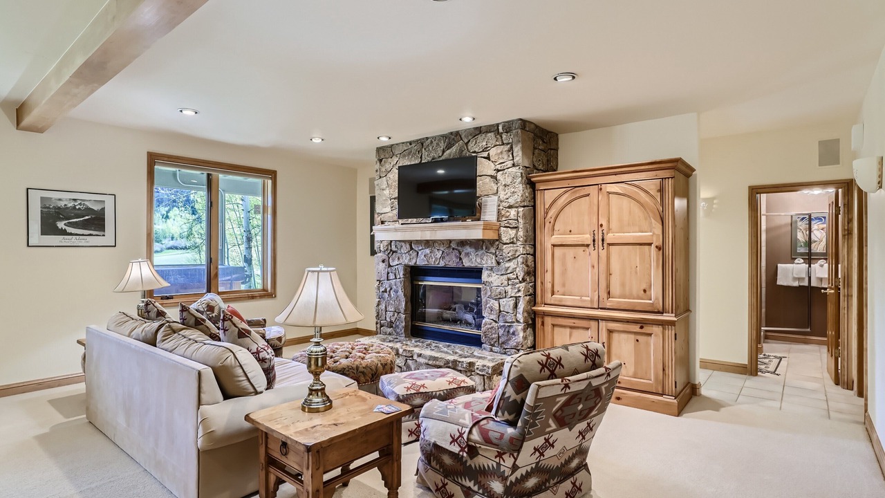 Photo of Bedroom in Three Peaks