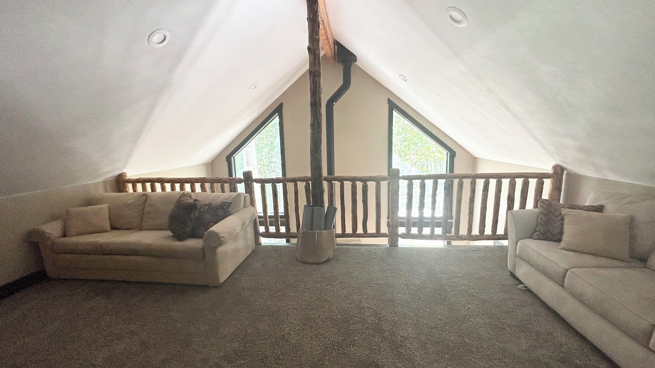 Photo of Livingroom in Mammoth Creek