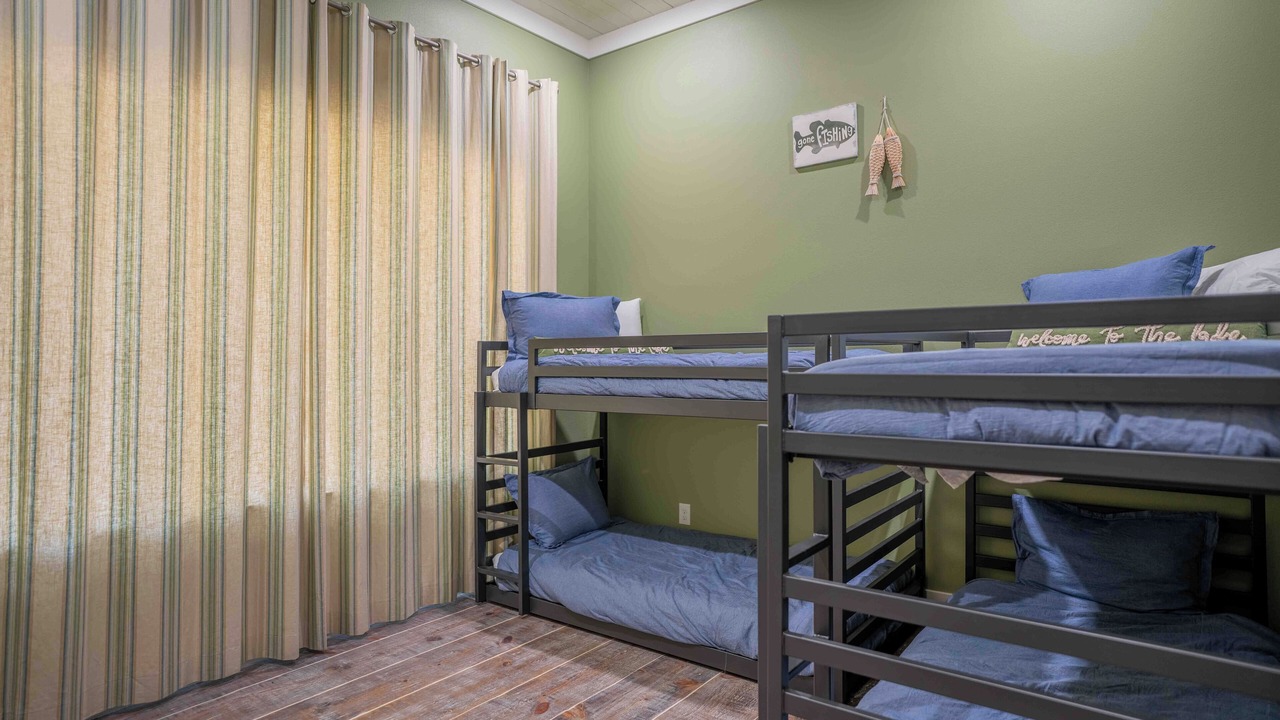 Photo of Bedroom in Grove