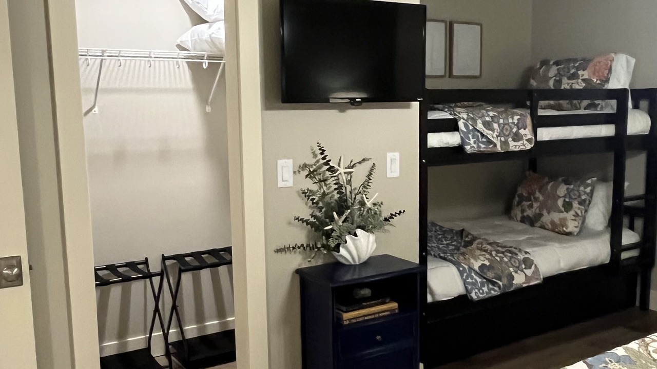 Photo of Bedroom in Grove
