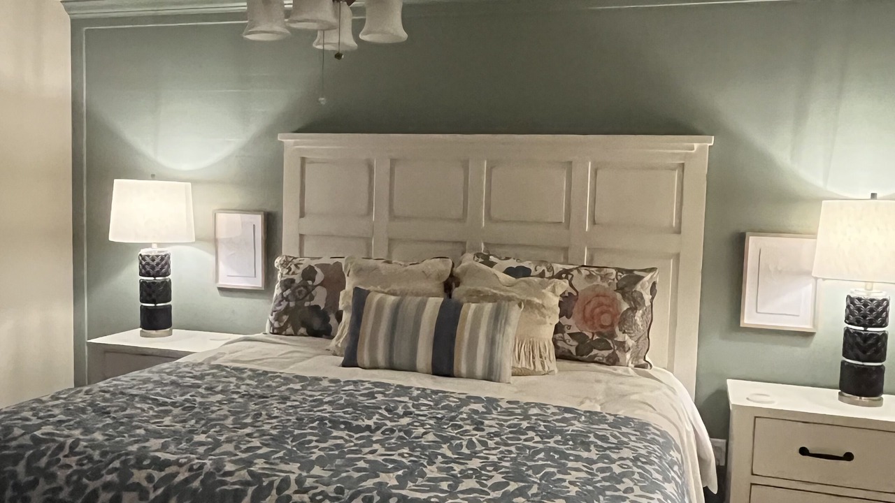 Photo of Bedroom in Grove