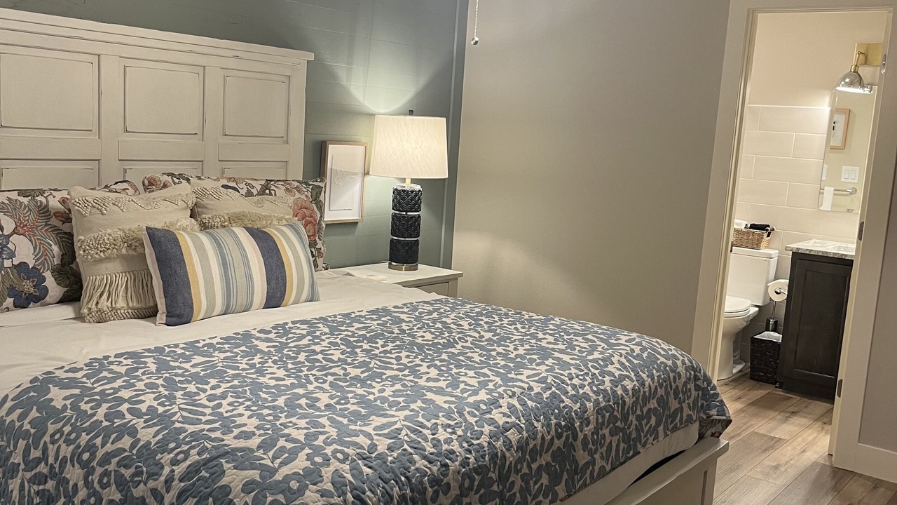 Photo of Bedroom in Grove