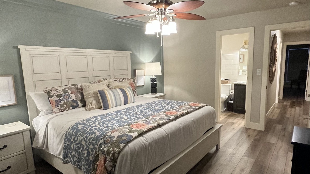 Photo of Bedroom in Grove