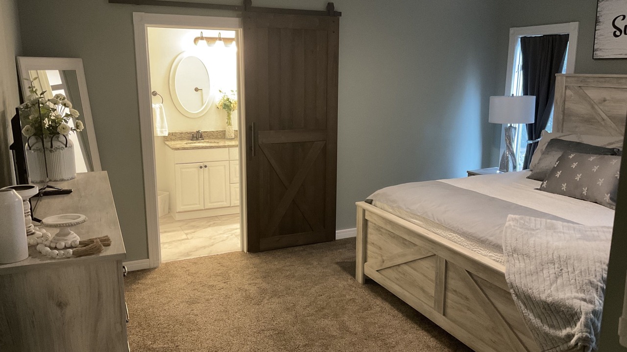 Photo of Bedroom in Arnolds Park