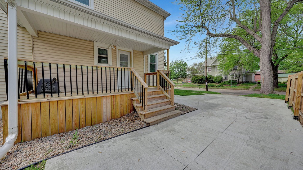 Photo of Outdoor in Near South