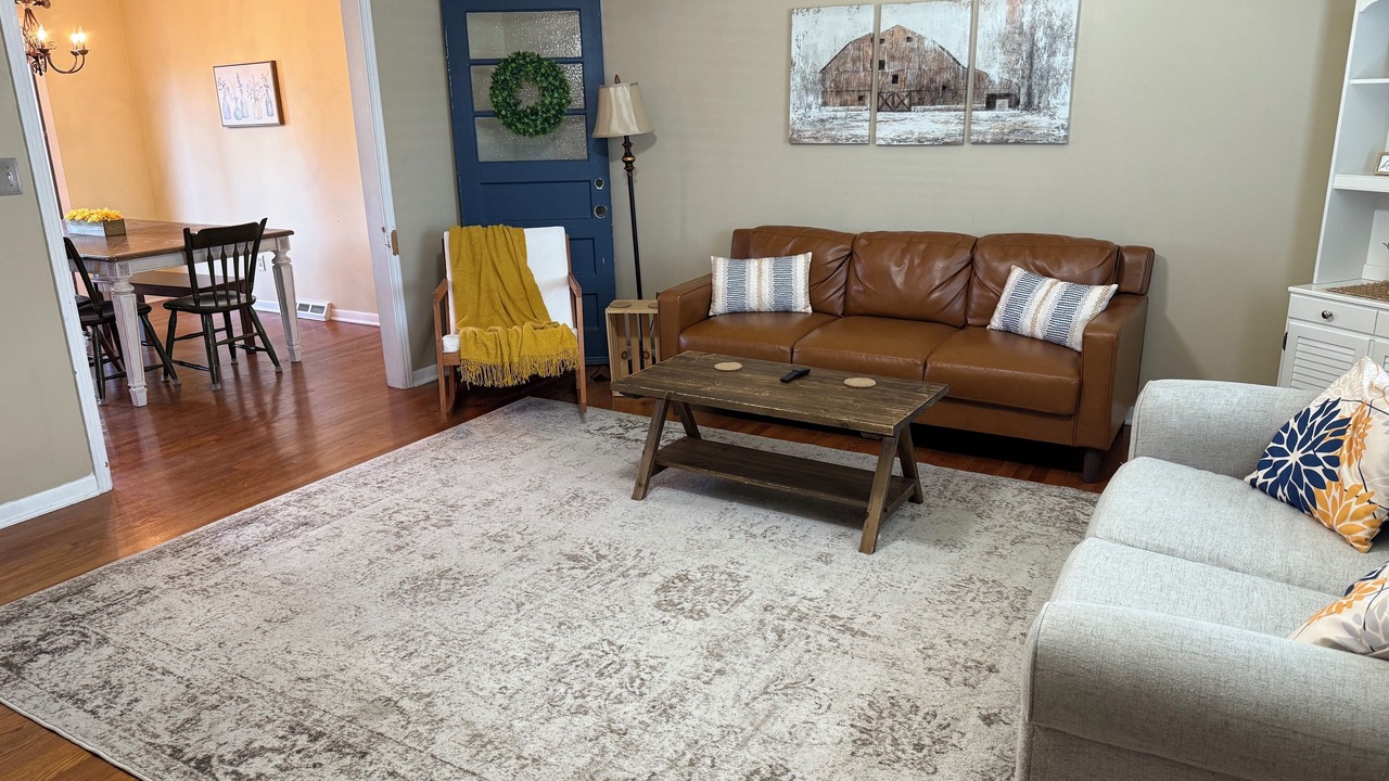 Photo of Livingroom in Nall Hills